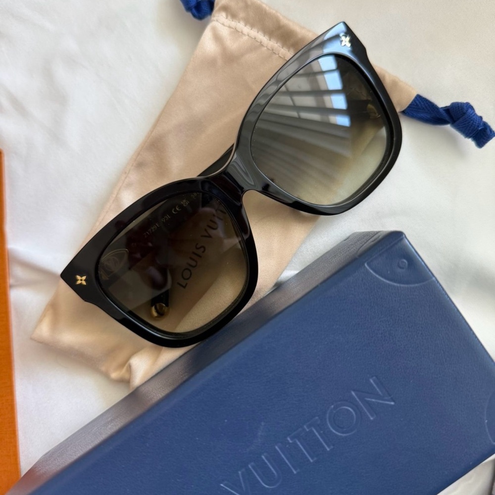 Authentic Louis Vuitton Black Sunglasses